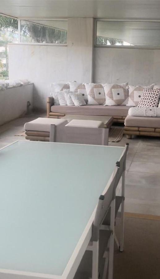 Embrujo De Banus - Spacious 2 Bedroom Steps Away From Apartment *