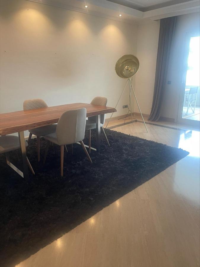 Embrujo De Banus - Spacious 2 Bedroom Steps Away From Apartment